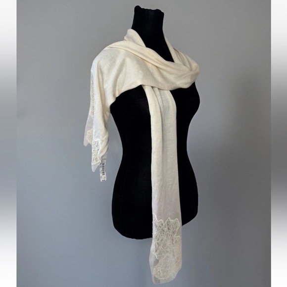 NWT White House Black Market Silk Cashmere Blend Scarf Lace Embroidery Ivory - Picture 1 of 7